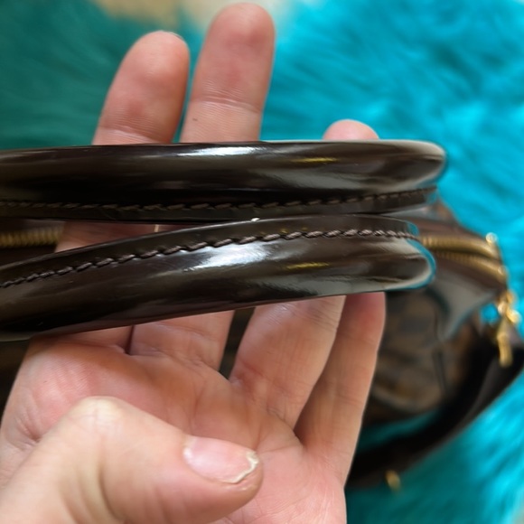 EUC almost new Trevi PM Damier Ebene Shoulder bag. - Picture 5 of 17